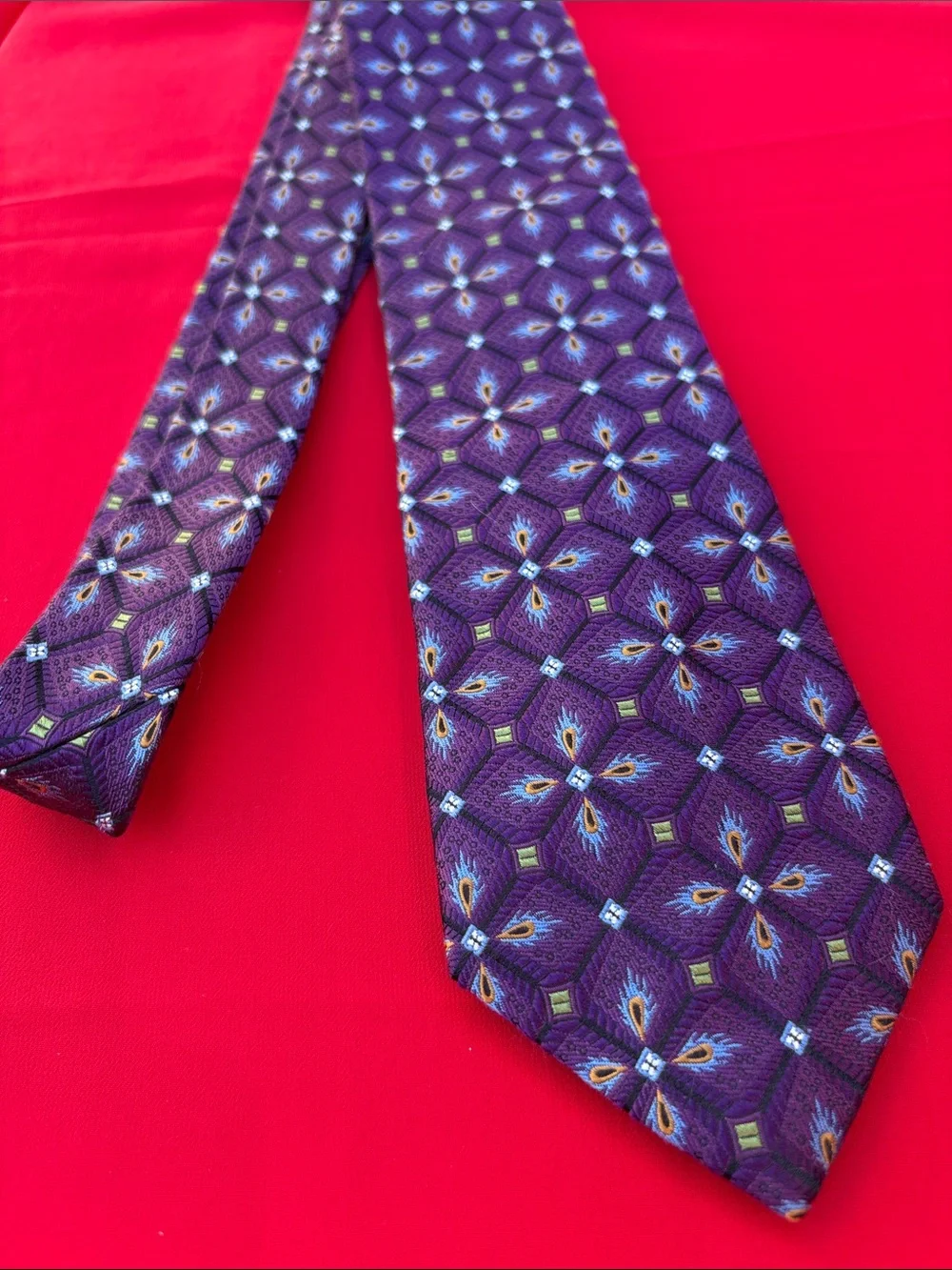 Jos. A. Bank Signature Gold silk tie!